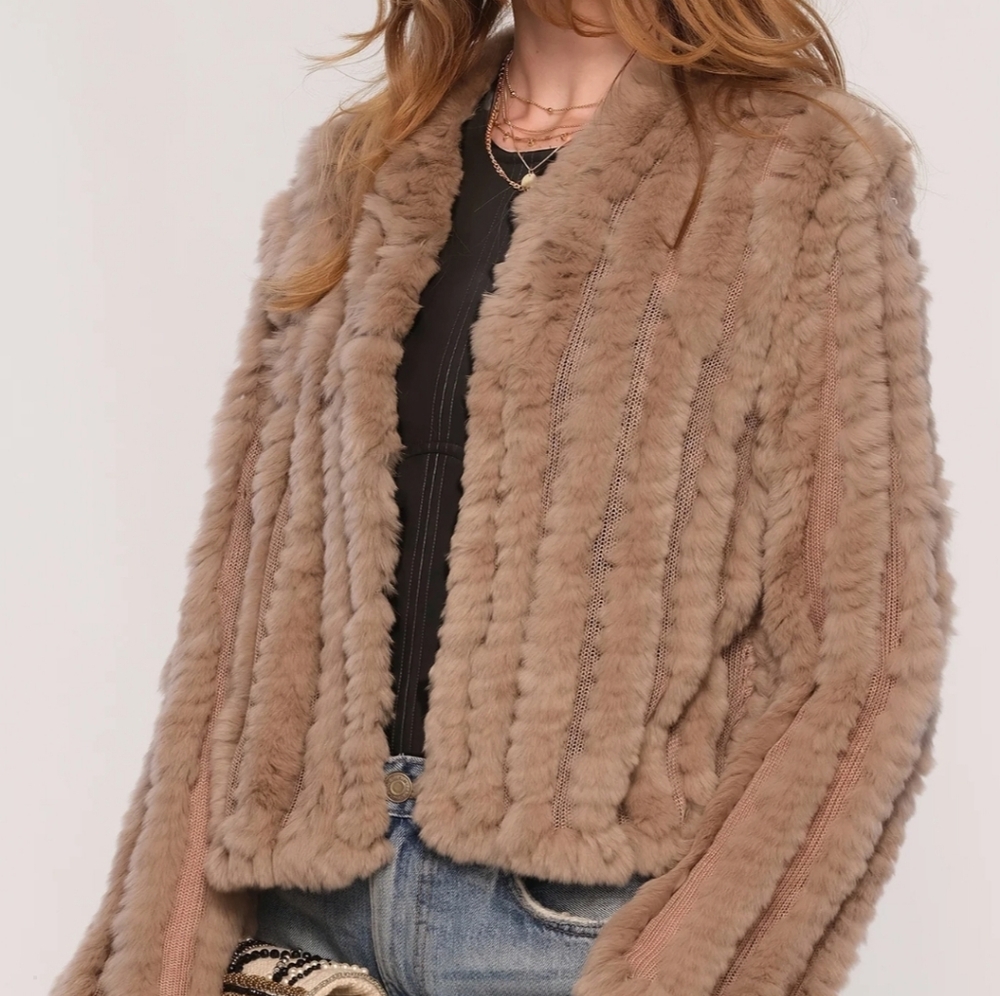HEARTLOOM Elegant Tan Faux Fur Jacket